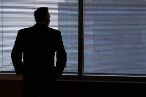彼の前でいい子を演じてしまう理由とその解消法は？